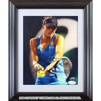 ヤニナ・ウィックマイヤー選手 直筆サイン入り記念フォトパネル 2010年